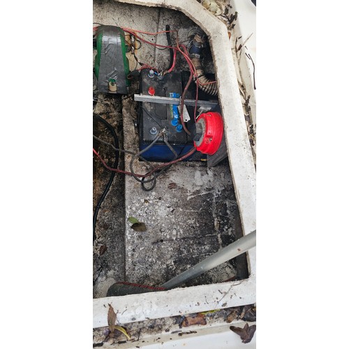 471 - Bayliner Ciera 2655 cruiser, c.1985. Hull ID BL2B87SJA585. Four berth weekend cruiser. With inboard ... 