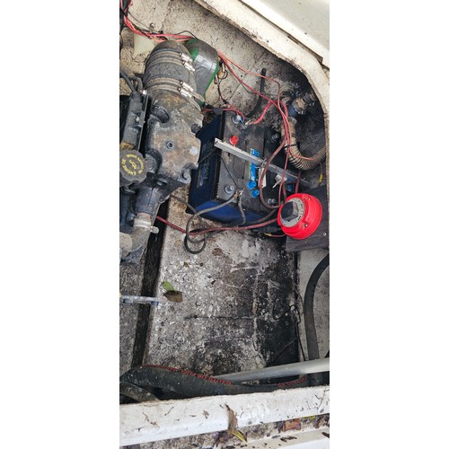 471 - Bayliner Ciera 2655 cruiser, c.1985. Hull ID BL2B87SJA585. Four berth weekend cruiser. With inboard ... 