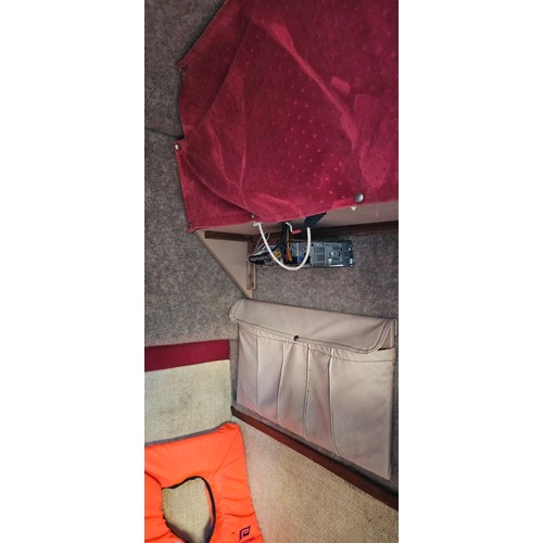 471 - Bayliner Ciera 2655 cruiser, c.1985. Hull ID BL2B87SJA585. Four berth weekend cruiser. With inboard ... 