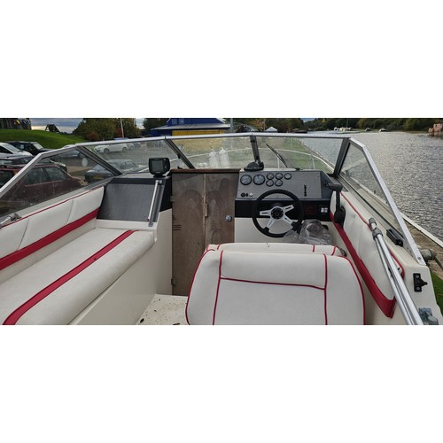 471 - Bayliner Ciera 2655 cruiser, c.1985. Hull ID BL2B87SJA585. Four berth weekend cruiser. With inboard ... 