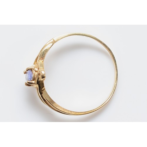 41 - A 14K gold tanzanite dress ring, N, 1.4g
