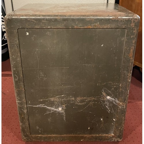 8 - A medium size vintage safe, label reading G.T.E 82-90 Seymor Place London, h. 51cm x 40.5 x 30.