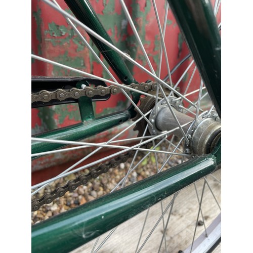 13 - An Ammaco Heritage traditional style ladies roadster bicycle, with a front wicker basket, single spe... 