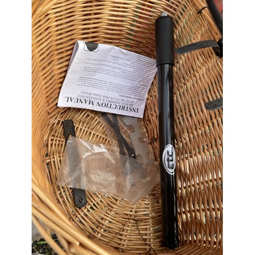13 - An Ammaco Heritage traditional style ladies roadster bicycle, with a front wicker basket, single spe... 