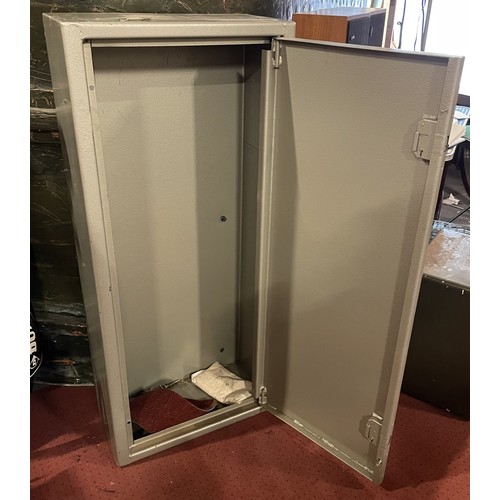 20 - A large five gun steel gun cabinet, having twin locks with keys, W55, H128, D28cm.