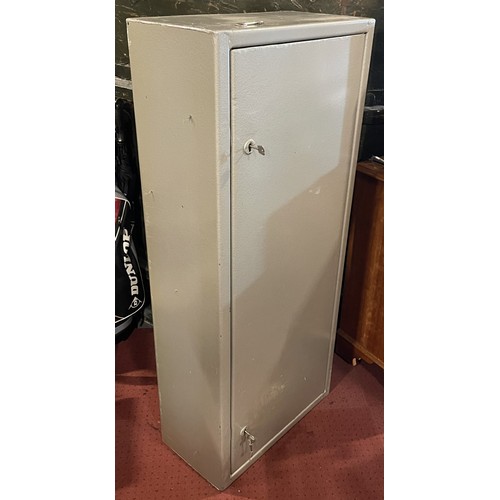 20 - A large five gun steel gun cabinet, having twin locks with keys, W55, H128, D28cm.
