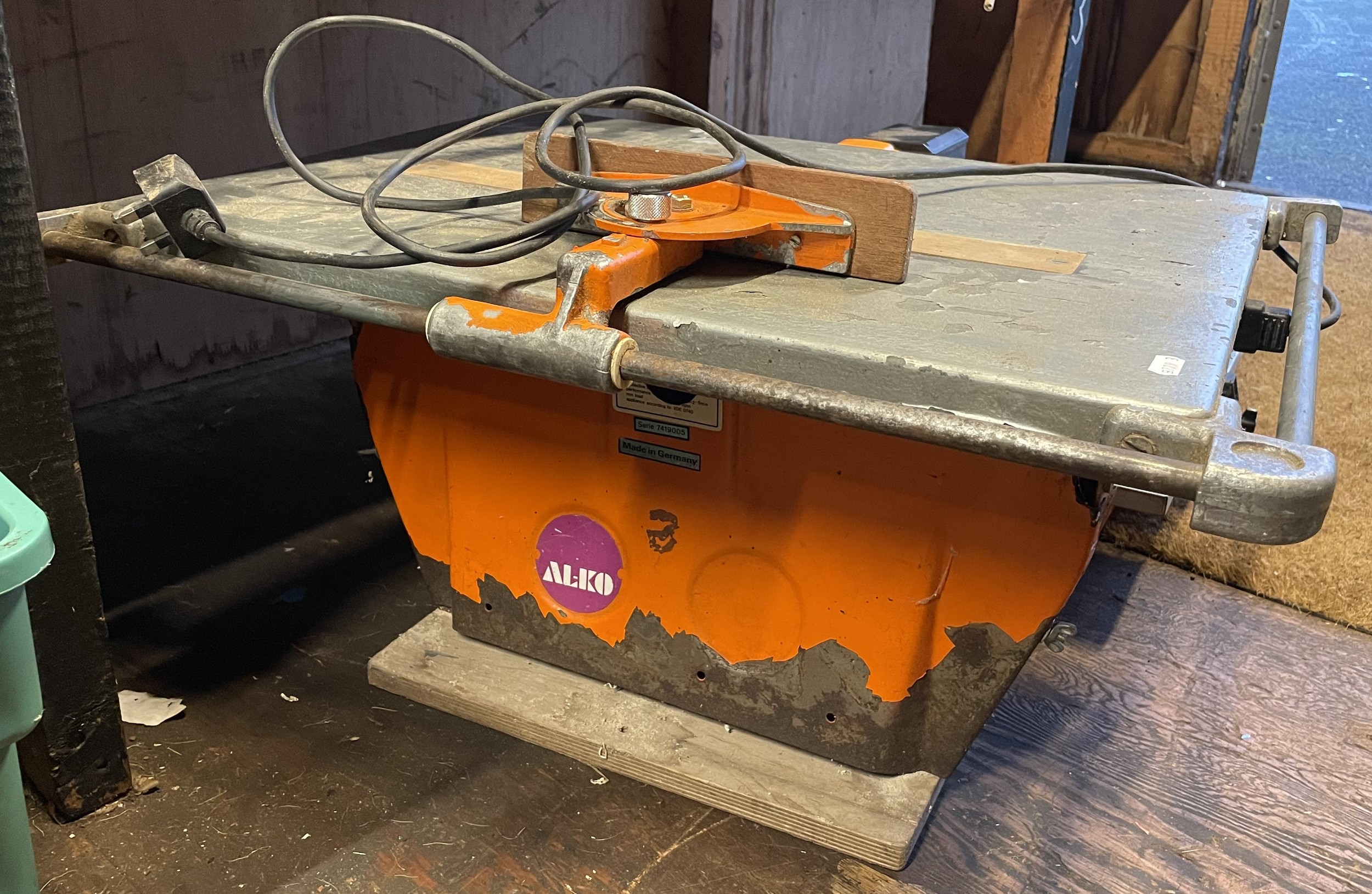A Vitrex Power Pro 600 240v 600w 2980rpm tile cutter also, an AL-KO ...