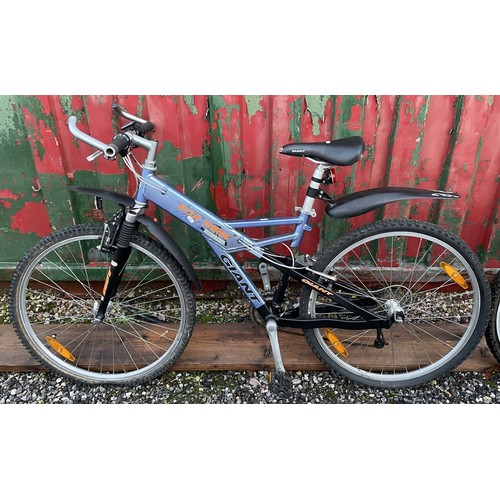 A Giant Box Three Freeride Series mountain bicycle with a 16.5