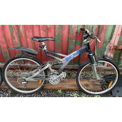 A Giant Box Three Freeride Series mountain bicycle with a 16.5