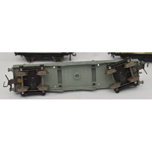 4 - Box of 9 Hornby '00' gauge goods wagons - 8 boxed.