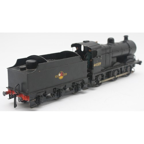 10 - An O gauge L.M.S black 4F class locomotive/tender No 44589, fitted with skate pick up for 3rd rail d... 
