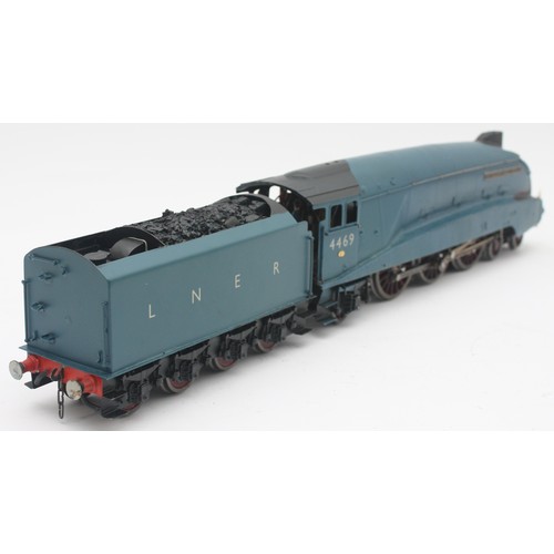 11 - An O gauge L.N.E.R blue A4 class locomotive/tender No 4469 