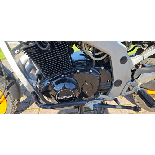 324 - 1994 Suzuki GS500E, 487cc. Registration number M541 XBK. Frame number GM51A-134657. Engine number M5... 