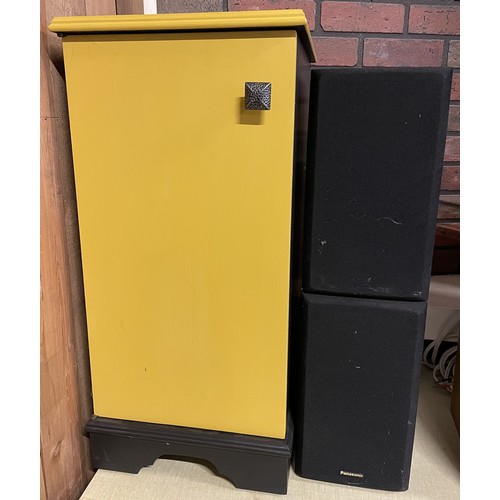 31 - A Panasonic integrated midi stereo Hi-Fi system, model SC-CH11, comprising tuner, amplifier, double ... 