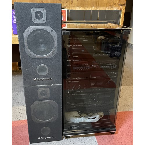 35 - A Technics Hi-Fi stereo stack system, comprising turntable SL-J90, compact disc player SL-PJ46A, gra... 