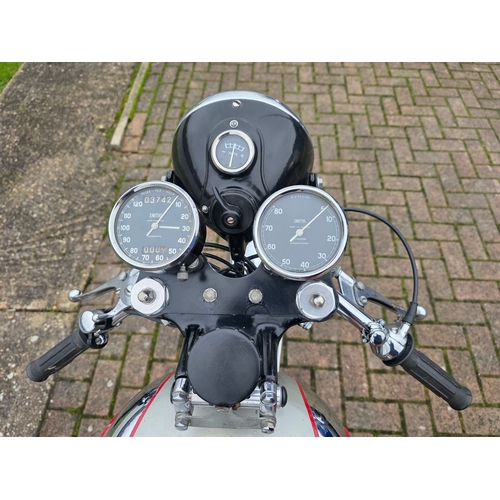 299 - 1954 BSA Gold Star, 350cc, Clubman's Trim. Registration number OON 116. Frame number CB32 438. Engin... 