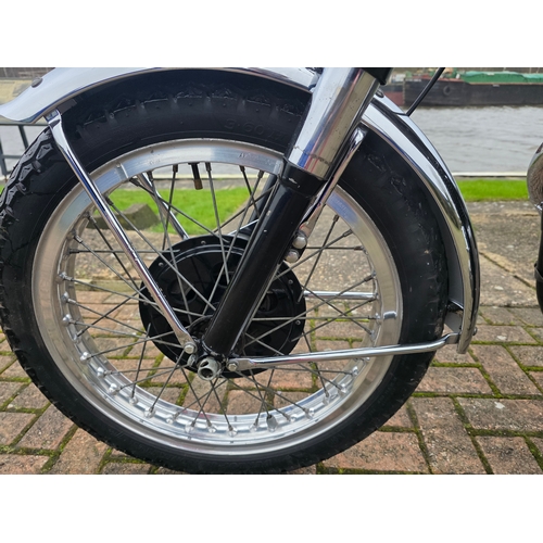 299 - 1954 BSA Gold Star, 350cc, Clubman's Trim. Registration number OON 116. Frame number CB32 438. Engin... 