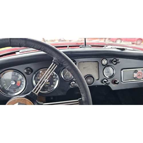 261 - 1961 MGA 1600 Mk I LHD, 1588cc. Registration number 201 UYU. Chassis Number G-HNL 95461. Engine numb... 