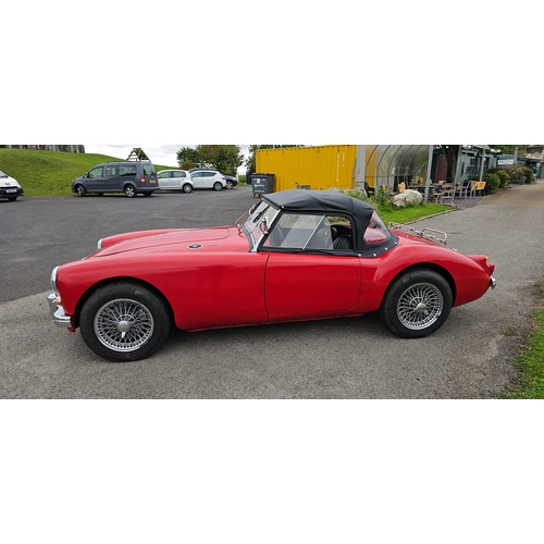 261 - 1961 MGA 1600 Mk I LHD, 1588cc. Registration number 201 UYU. Chassis Number G-HNL 95461. Engine numb... 
