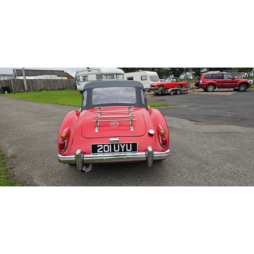 261 - 1961 MGA 1600 Mk I LHD, 1588cc. Registration number 201 UYU. Chassis Number G-HNL 95461. Engine numb... 