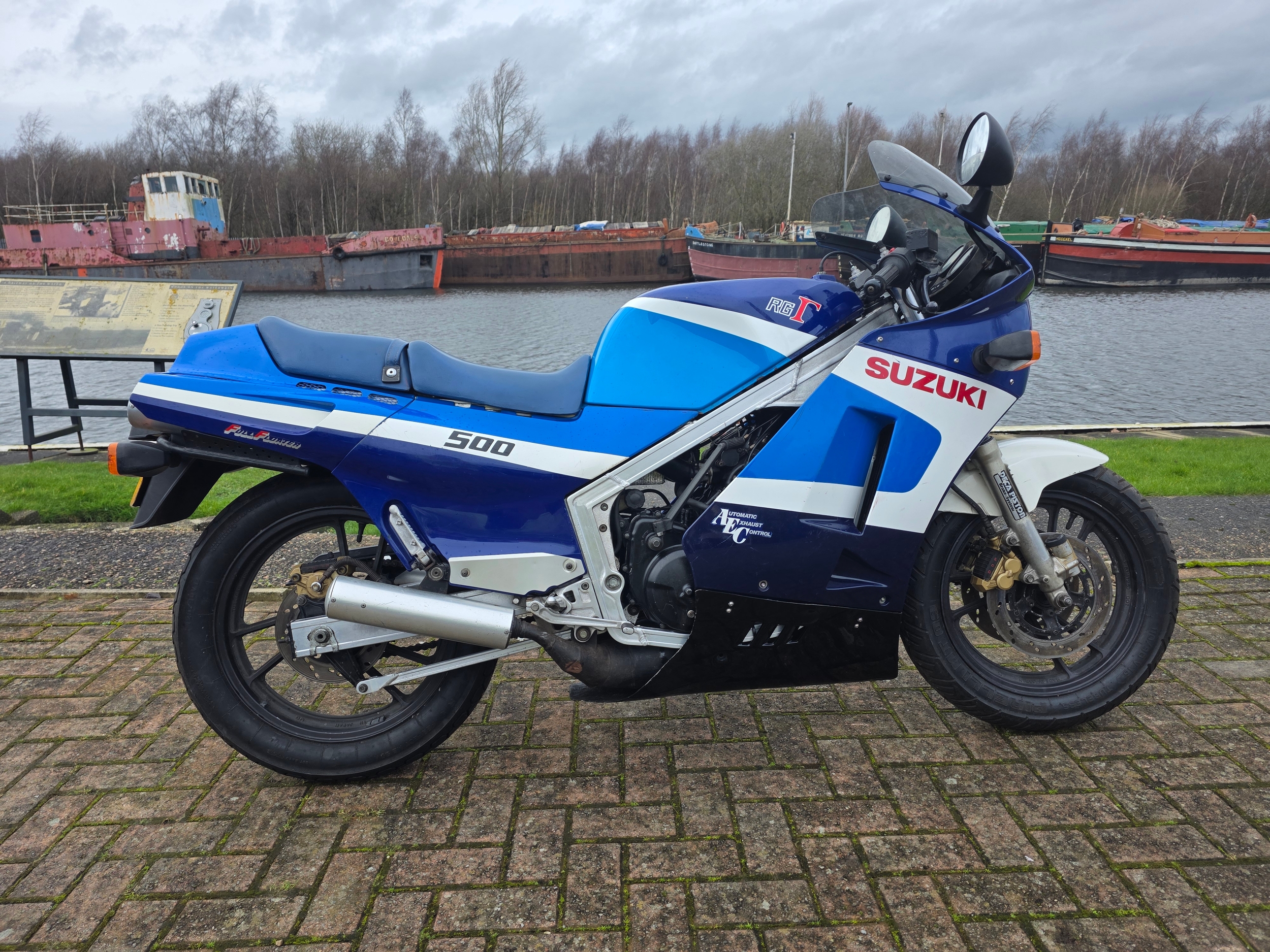 1986 Suzuki RG 500, 498cc. Registration number D690 MCY. Frame number ...