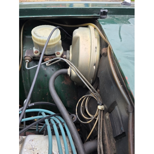 262 - 1976 Triumph Stag, 2997cc. Registration number RNV 675R. VIN number LD42110A. Engine number LF042247... 