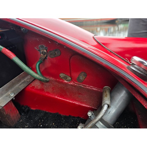 261 - 1961 MGA 1600 Mk I LHD, 1588cc. Registration number 201 UYU. Chassis Number G-HNL 95461. Engine numb... 