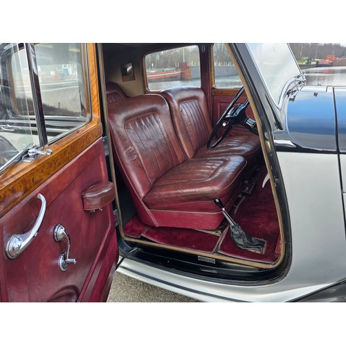 251 - 1951 Bentley Mark VI, 4250cc. Registration number FCX 986. Chassis number B380 LJ. Engine number B19... 