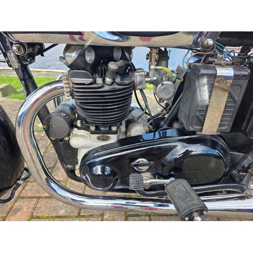 322 - 1954 Norton Model 7 Dominator 88, 497cc. Registration number 710 XWH (non transferrable). Frame numb... 