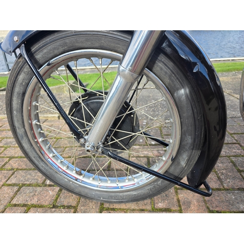 322 - 1954 Norton Model 7 Dominator 88, 497cc. Registration number 710 XWH (non transferrable). Frame numb... 