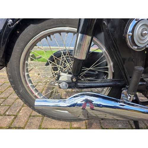 322 - 1954 Norton Model 7 Dominator 88, 497cc. Registration number 710 XWH (non transferrable). Frame numb... 