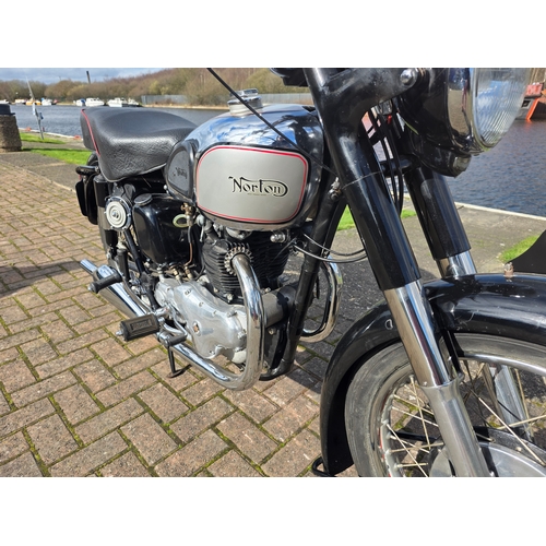 322 - 1954 Norton Model 7 Dominator 88, 497cc. Registration number 710 XWH (non transferrable). Frame numb... 