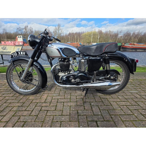 322 - 1954 Norton Model 7 Dominator 88, 497cc. Registration number 710 XWH (non transferrable). Frame numb... 