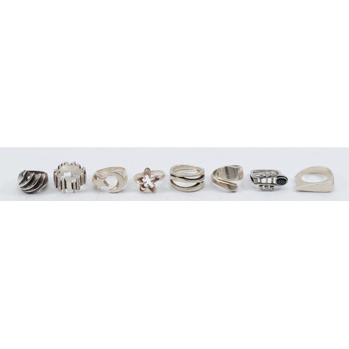 86 - Eight 925 silver rings, L-T, 61g