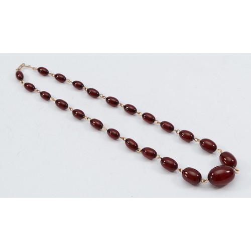 100 - A cherry Bakelite beaded necklace, largest bead 20mm, 46cm, 19g