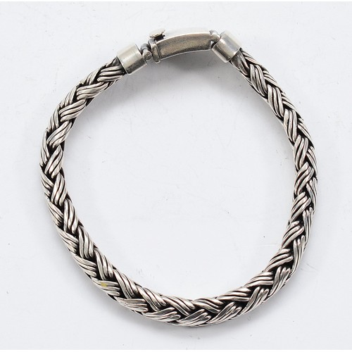105 - A 925 silver plaited effect bracelet, 22cm,55g