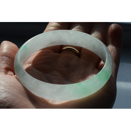 118 - A jadeite bangle, 58mm, with box, 45g