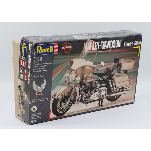 26 - Heller, Ferrari 512s, ref 734, scale 1:24, appears complete although the tub and engine cover, winds... 