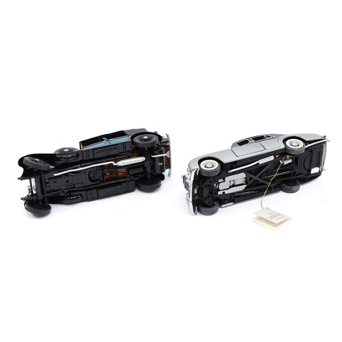 37 - Franklin Mint model 1955 Rolls Royce Silver Cloud I, together with a 1929 Rolls Royce Phantom I, 1:2... 