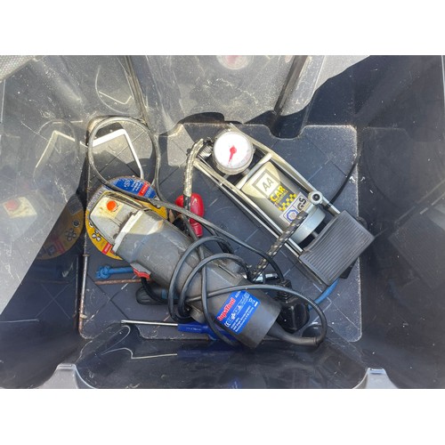 41 - A collection of primarily hand tools, to include long arm pop riveter, cordless dremmel, amongst oth... 