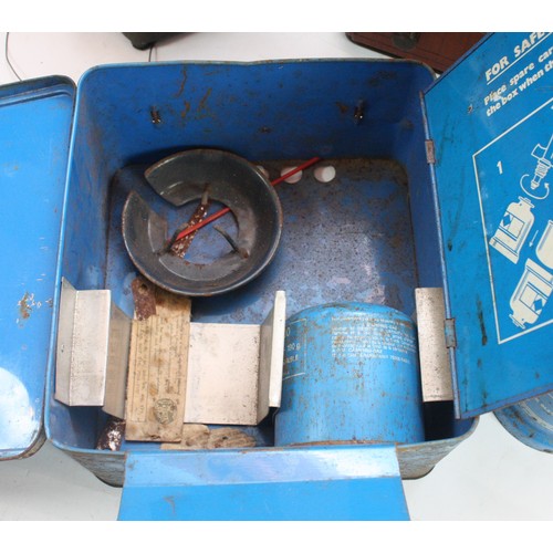 57 - A collection of homewares to include a reproduction Bush R702 Sunrise Radio, an Aldis Fil Carrier pr... 