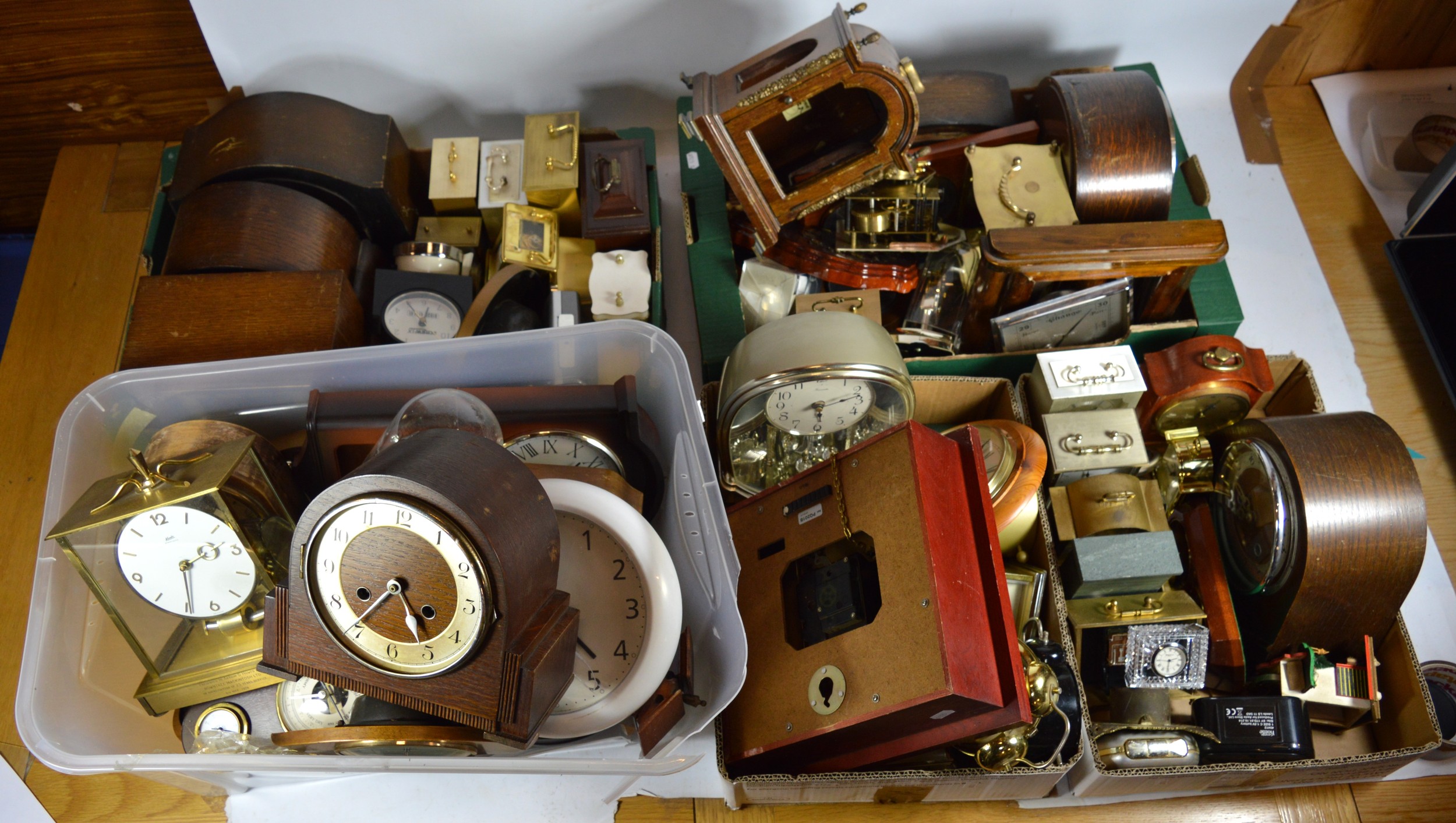 Five boxes of mid 20th century and later mantel clocks, carriage clocks ...