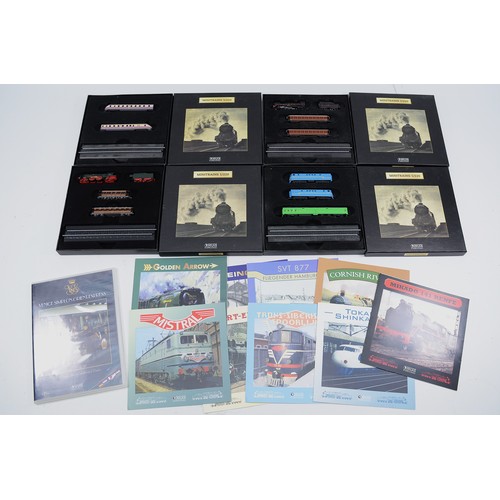 30 - A collection of eleven Atlas Editions Minitrains, boxed sets of locomotives, tenders, carriages and ... 