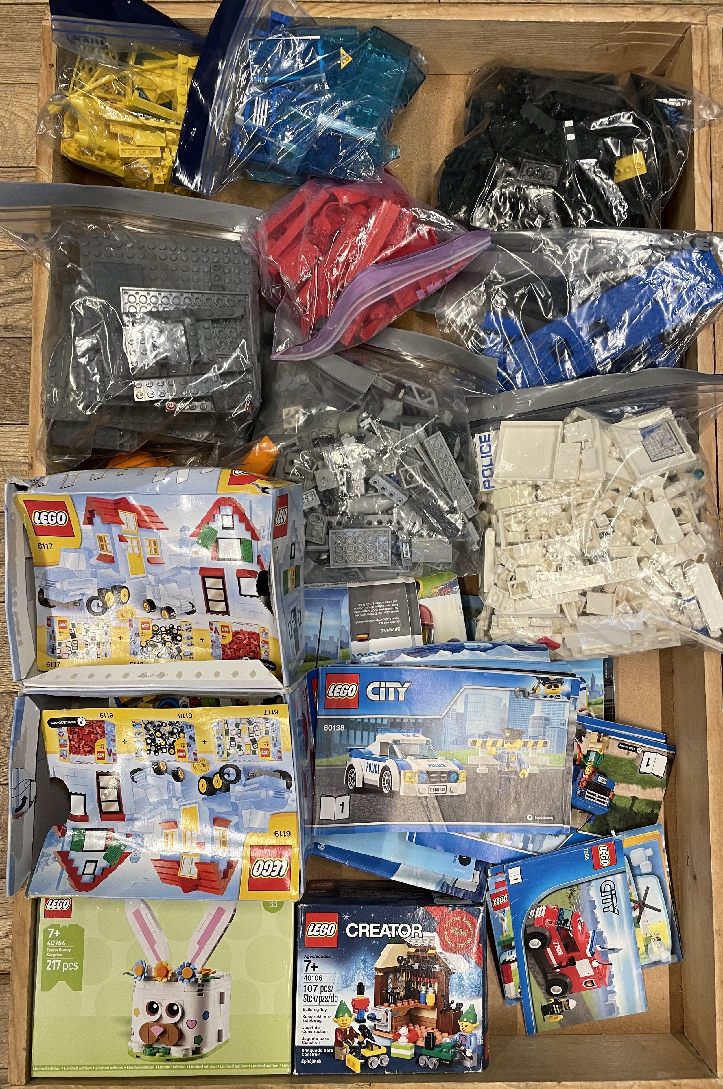 Approximately 11kg of assorted Lego.To include parts from various sets ...