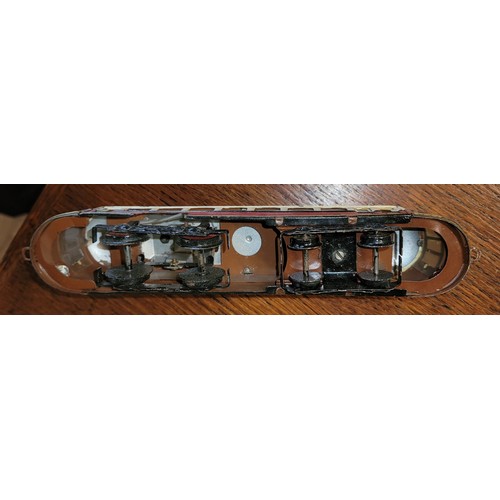 18 - A collection of continental HO scale model railway items, to include engines, carriages, rolling sto... 
