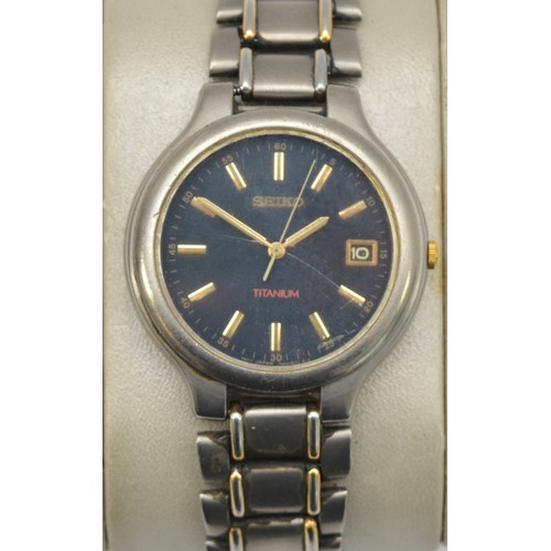 461 - Seiko Titatnium, a stainless steel quartz date gentleman's wristwatch, ref 7N42-8090, black dial hav... 