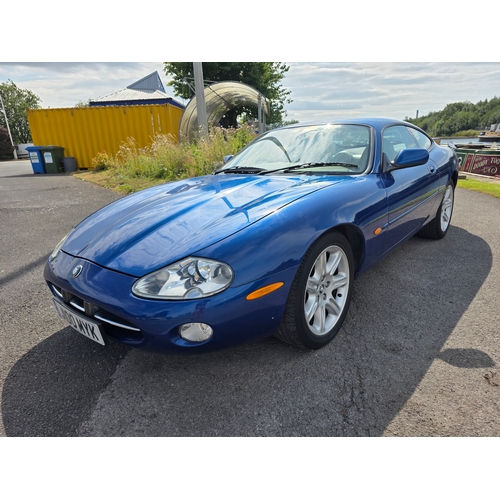 1998 Jaguar XK8, X100, 3996cc. Registration number J100 MYK. VIN