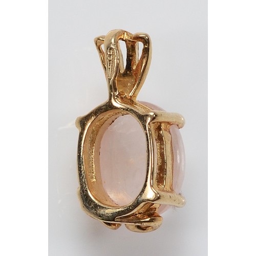 22 - A 9ct gold rose quartz pendant, 15mm, 1.9g