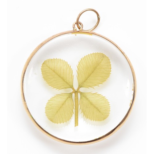 43 - An unmarked 9ct gold four leaf clover pendant, 25mm, 2.7g