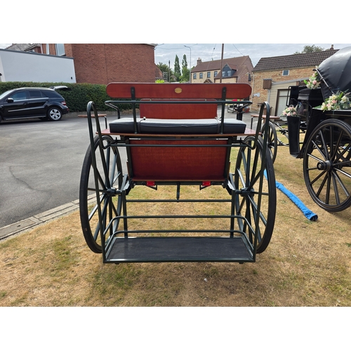  Bennington two wheel carriage, c.2005, with optional extra rear step fitted, to suit 14.2 - 15.2 hh,... 